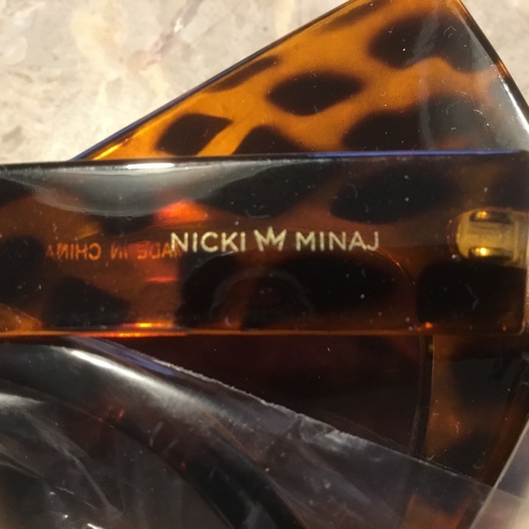 Nicki Minaj Leopard Cat Frame Sunglasses (100% UV) - Picture 5 of 5